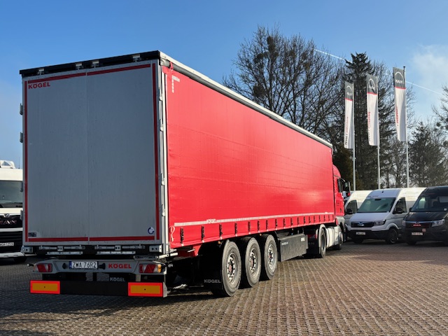  KOGEL  KURTYNA + DACH