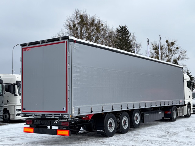  KOGEL  KURTYNA + DACH