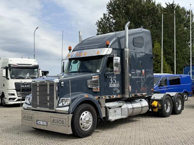  FREIGHTLINER  CORONADO